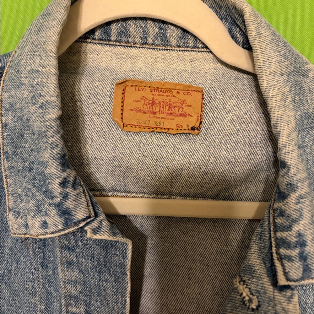 Vintage Levi's Light Blue Denim Jacket - Picture 3 of 3